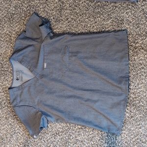 FIGS size M technical collection gray one pocket scrub top